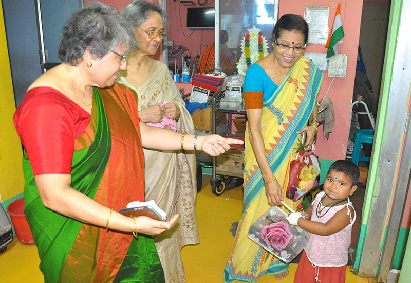 Hitaishini International Rose day